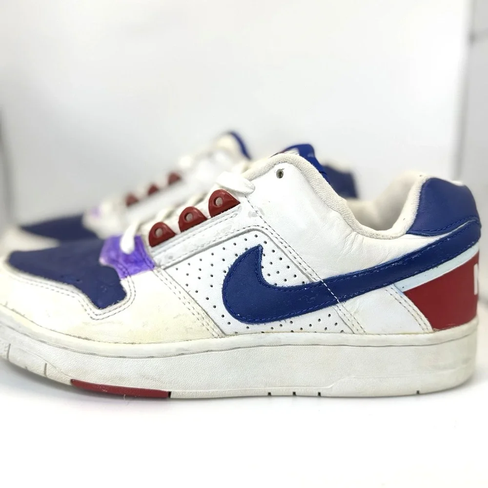 Nike smoke pet